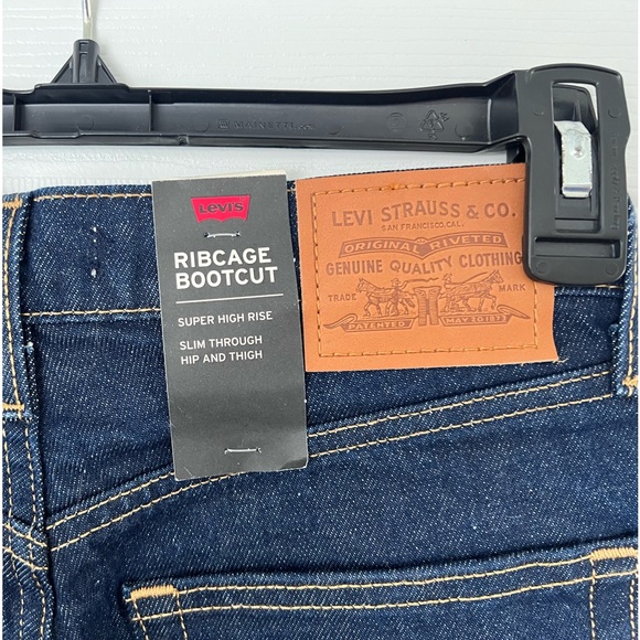 Levi’s Premium Ribcage Bootcut Women’s Jeans in High Key - 27x33 (NEW W/TAGS!) - Picture 5 of 9